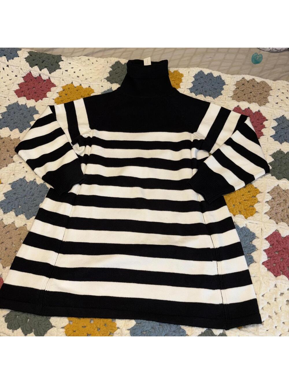 Bluivy New $70 Black and White Striped Turtleneck Tunic Sweater Woman’s M/L NWT